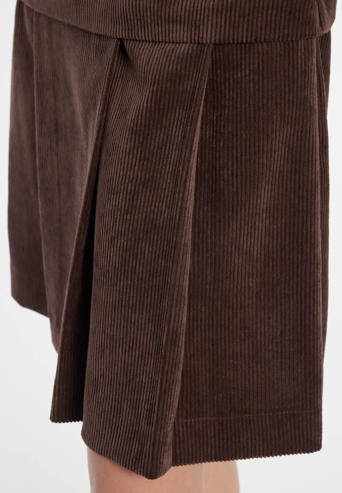 Cord-Kleid mit Faltenrock Enlivea
