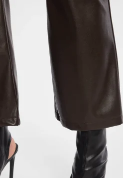 Cropped Flared Hose Elurima