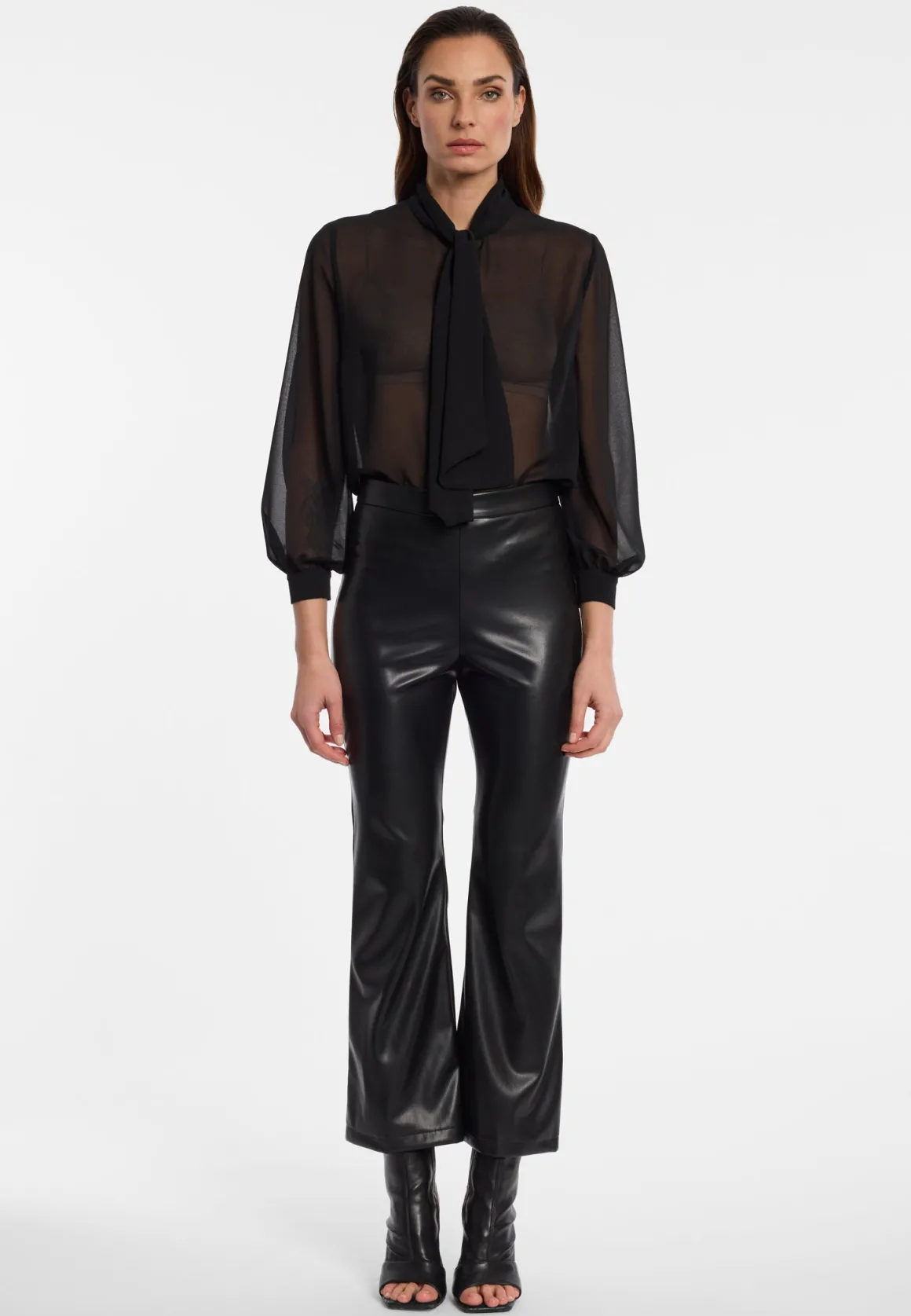 Cropped Flared Hose Eniva