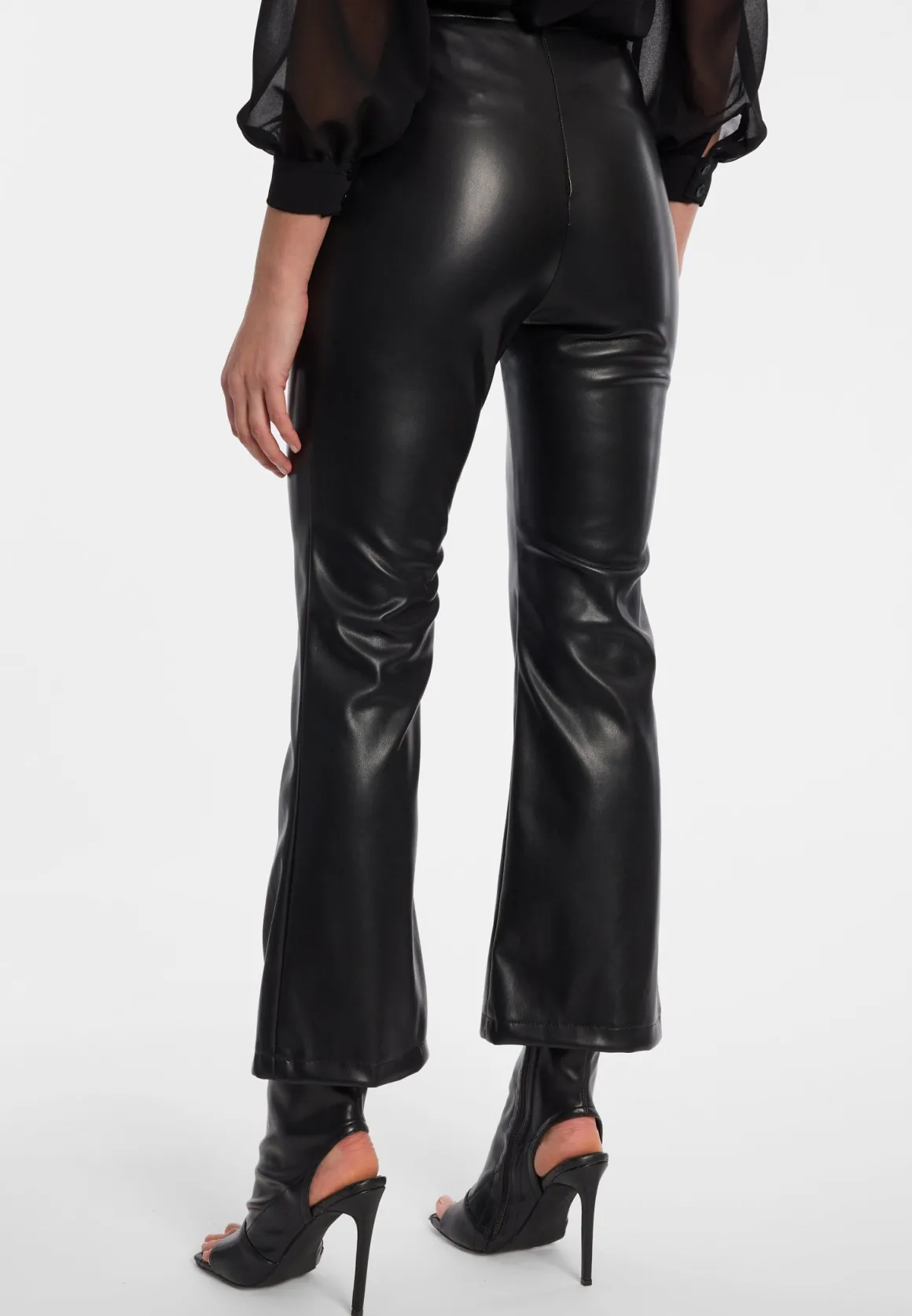 Cropped Flared Hose Eniva