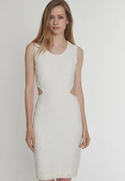Cut Out Kleid Pagina