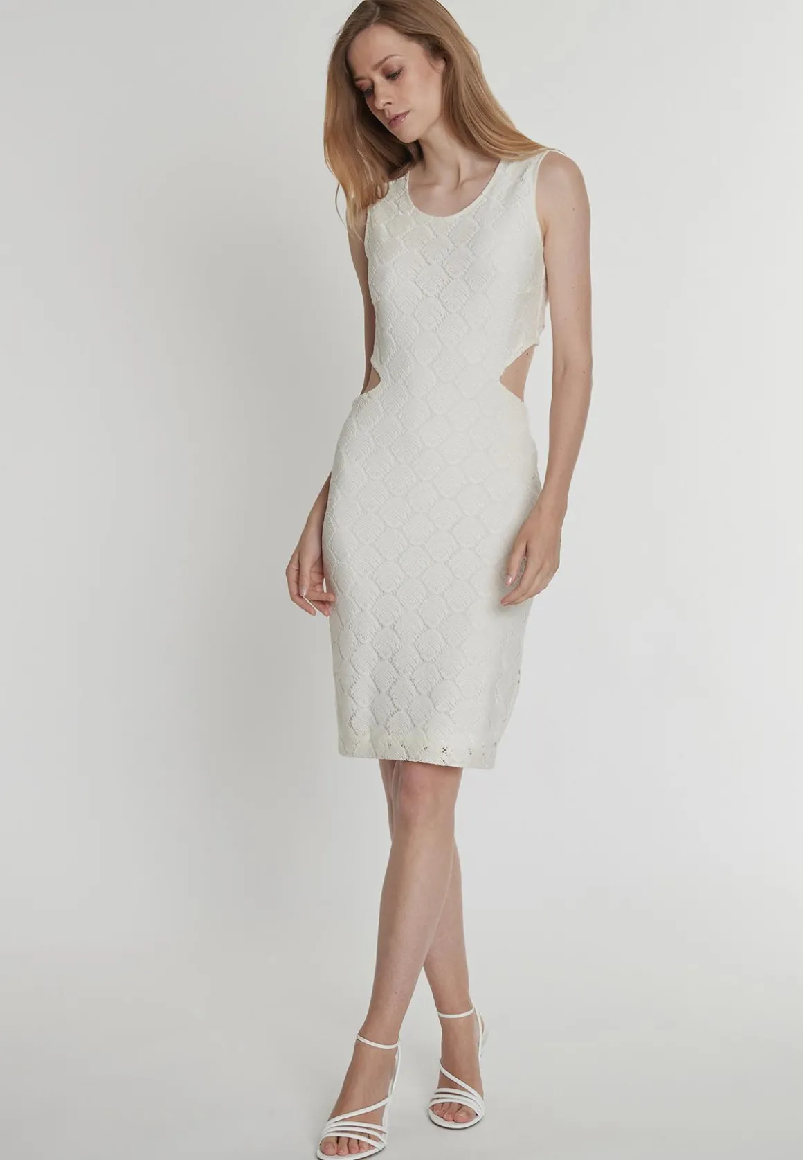 Cut Out Kleid Pagina