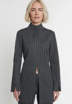 Cut Out Top Mesyne