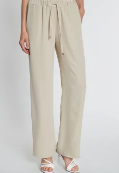 Hose Ramira