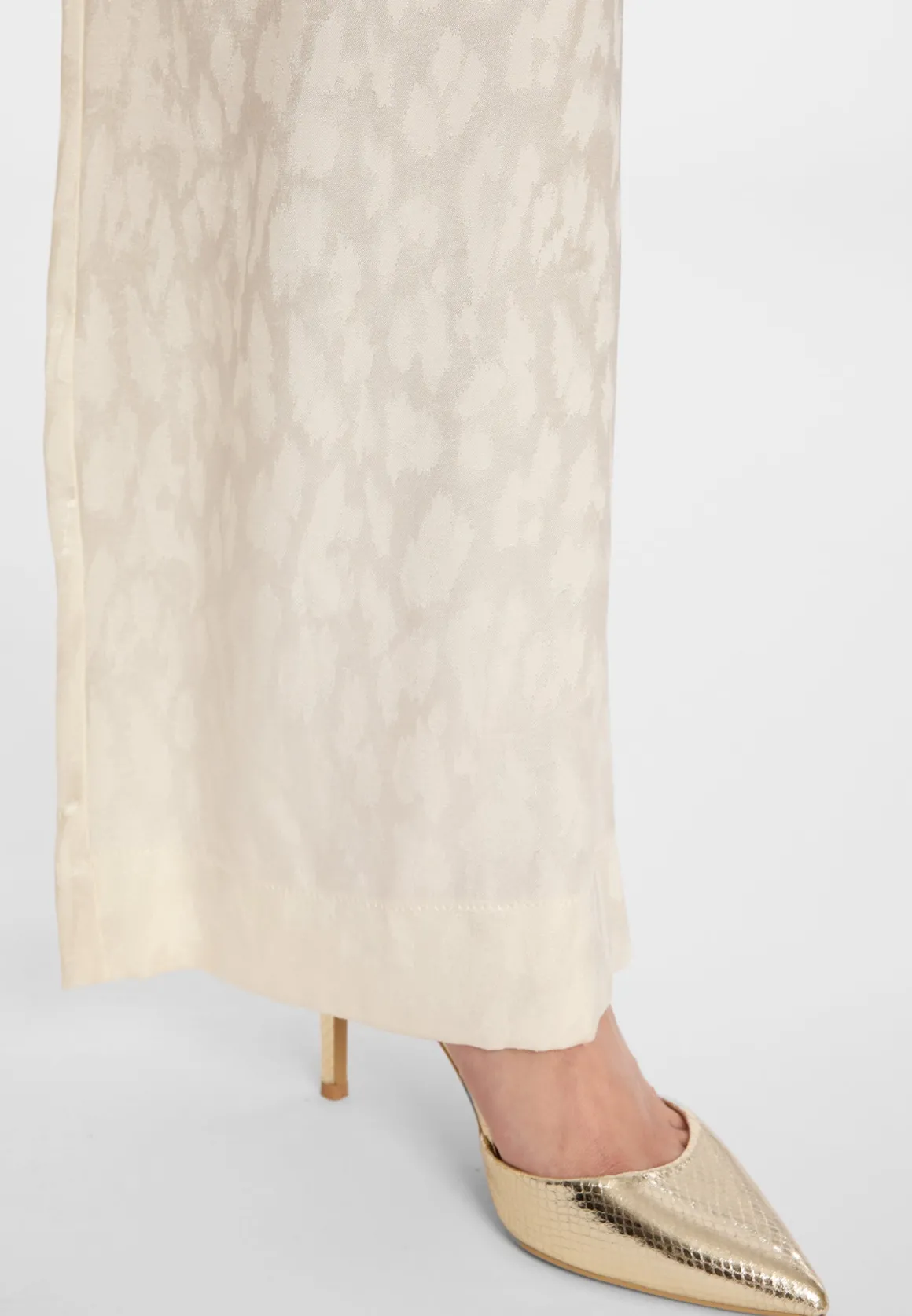 Satinhose Dogla