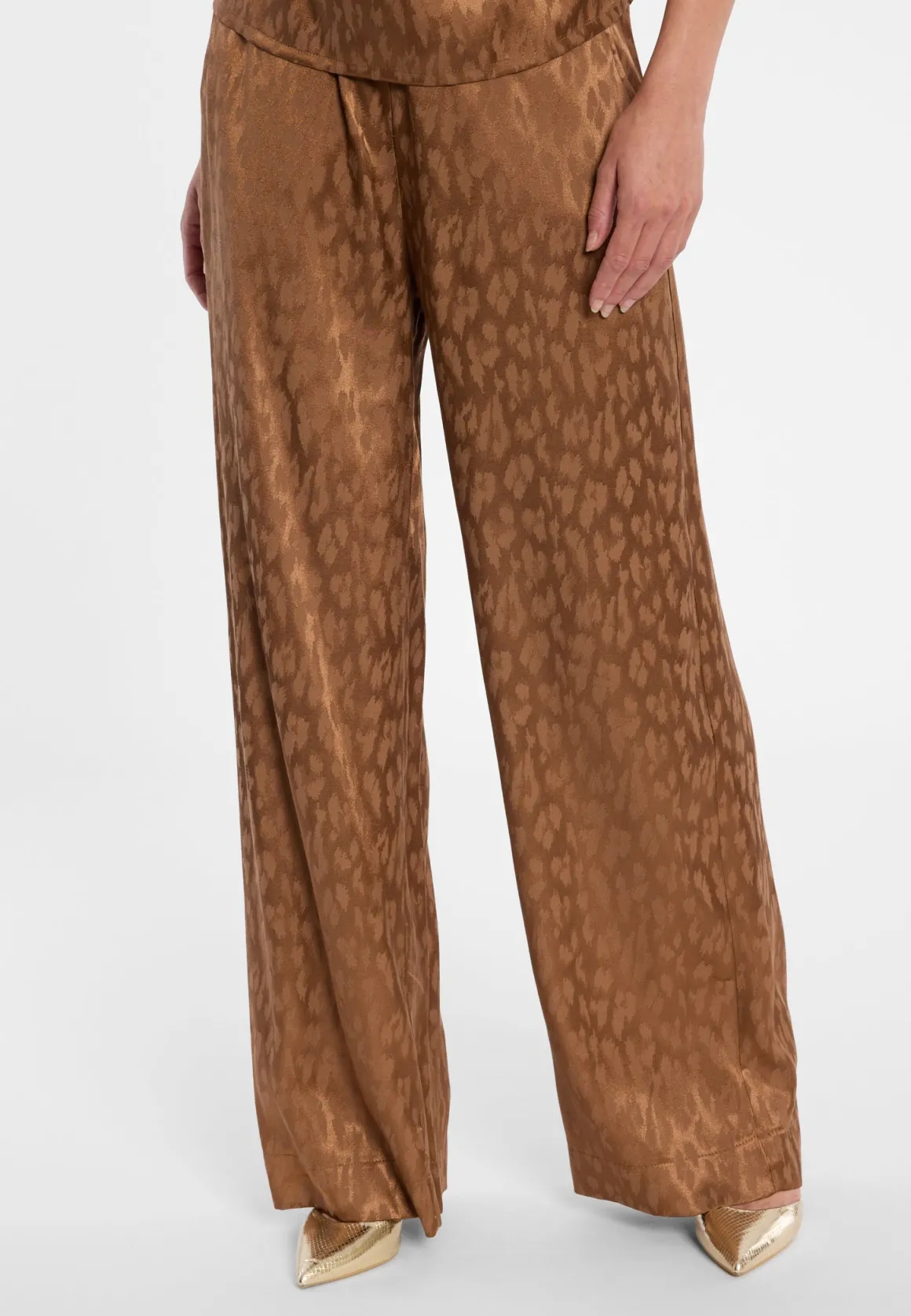 Satinhose Dohia