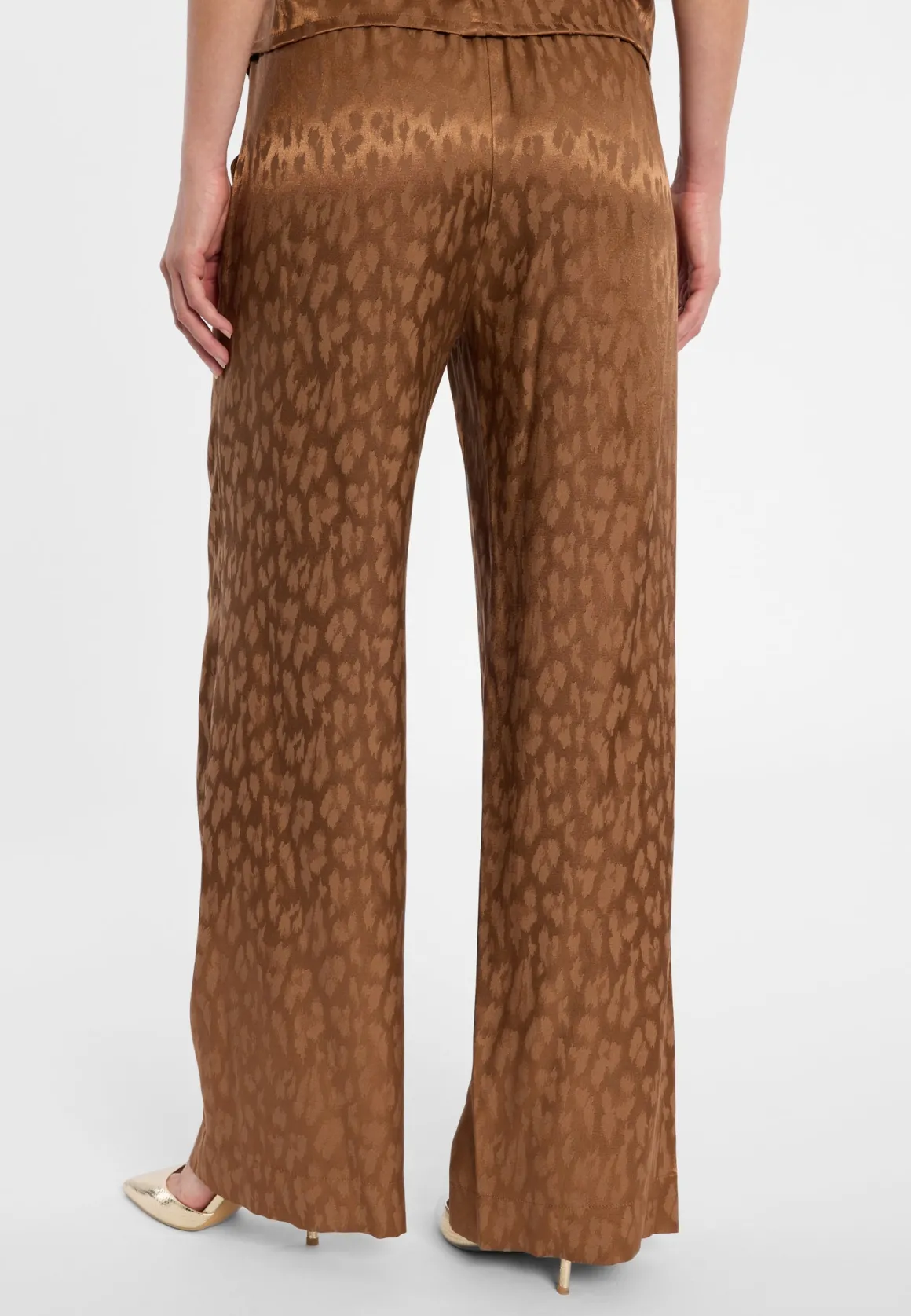 Satinhose Dohia