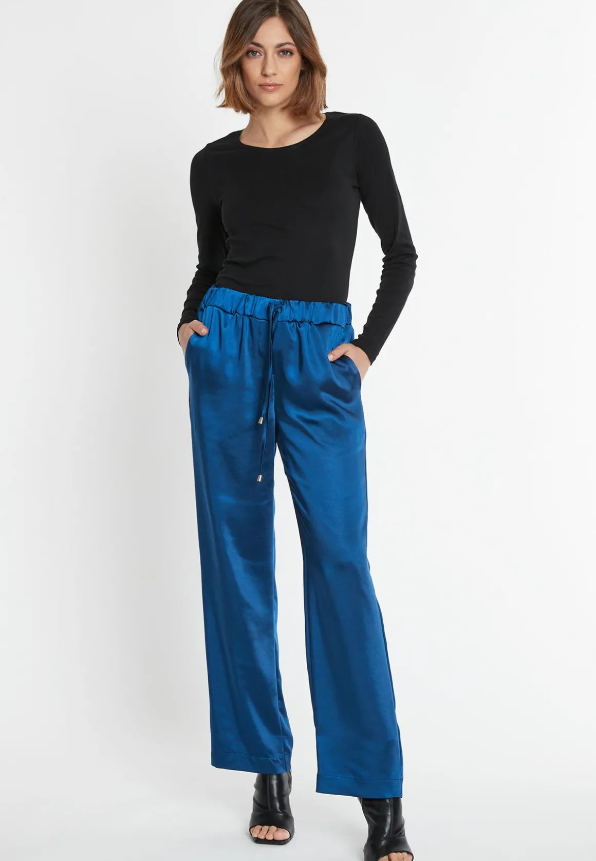 Satinhose Sibly