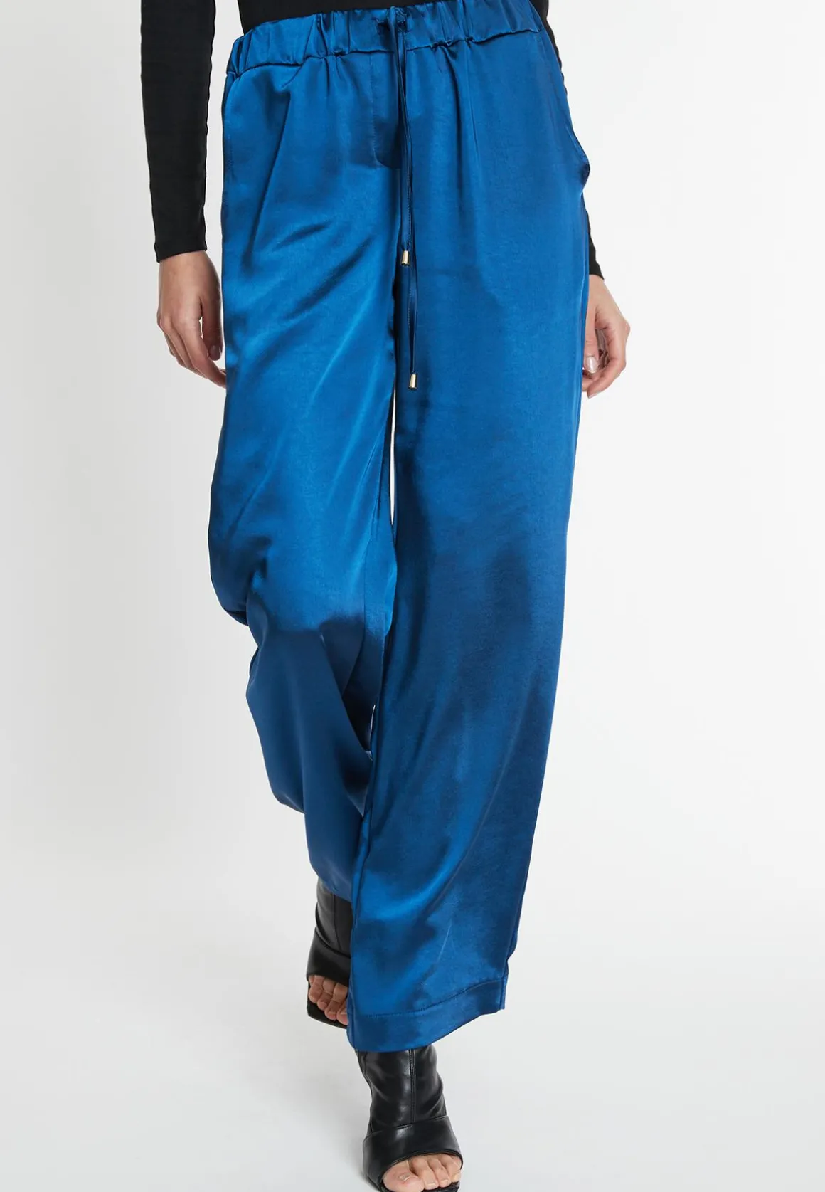 Satinhose Sibly