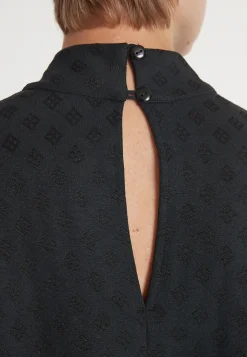 Shirt Hemma