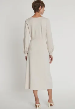 Tailliertes Kleid Hefari