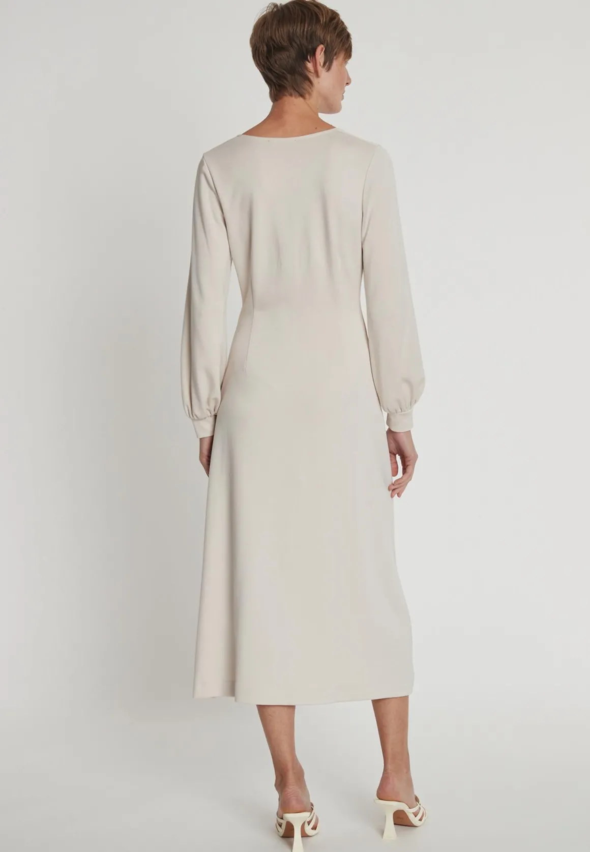 Tailliertes Kleid Hefari